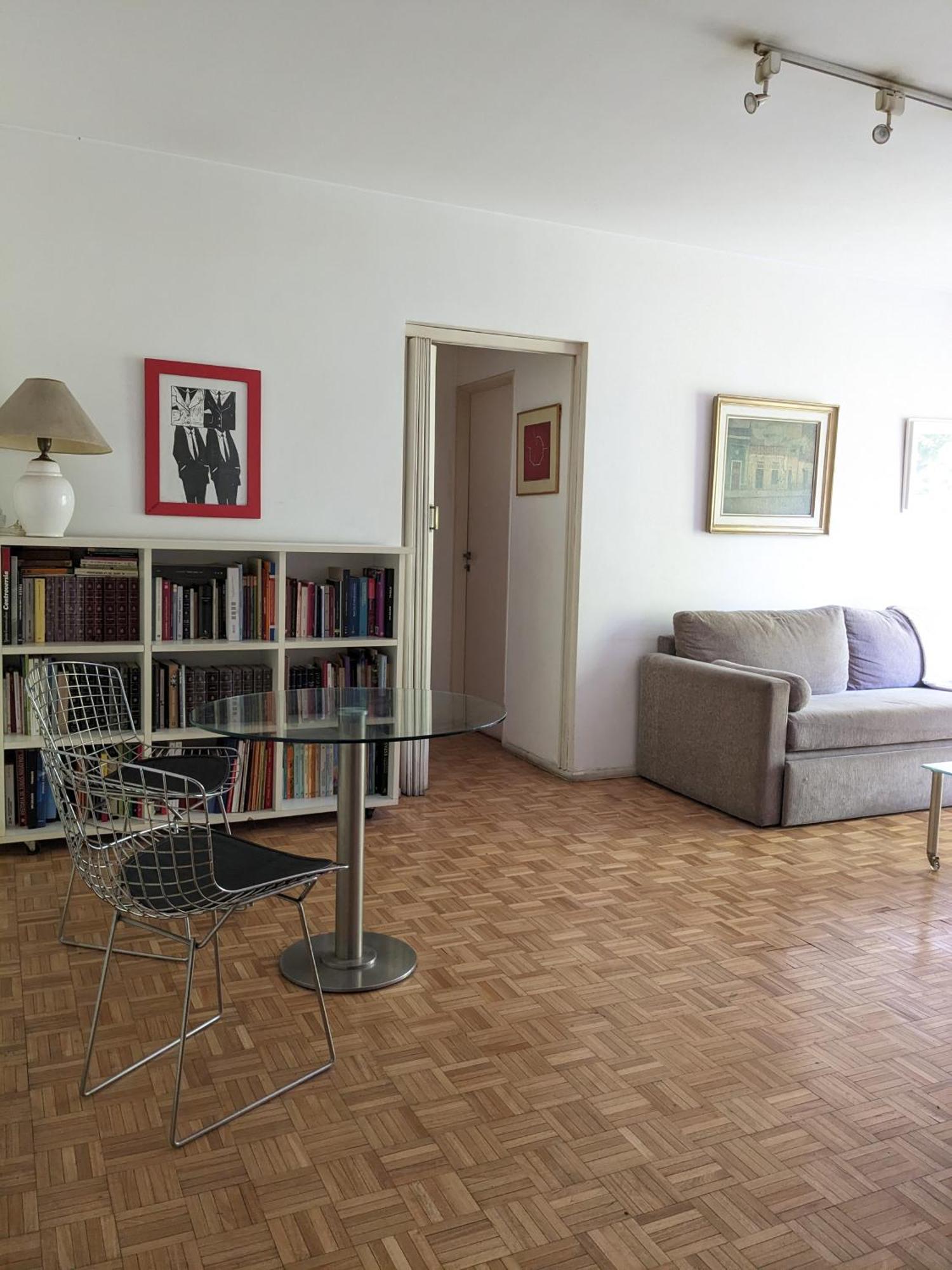Location In - 2 Bdrm Appt *