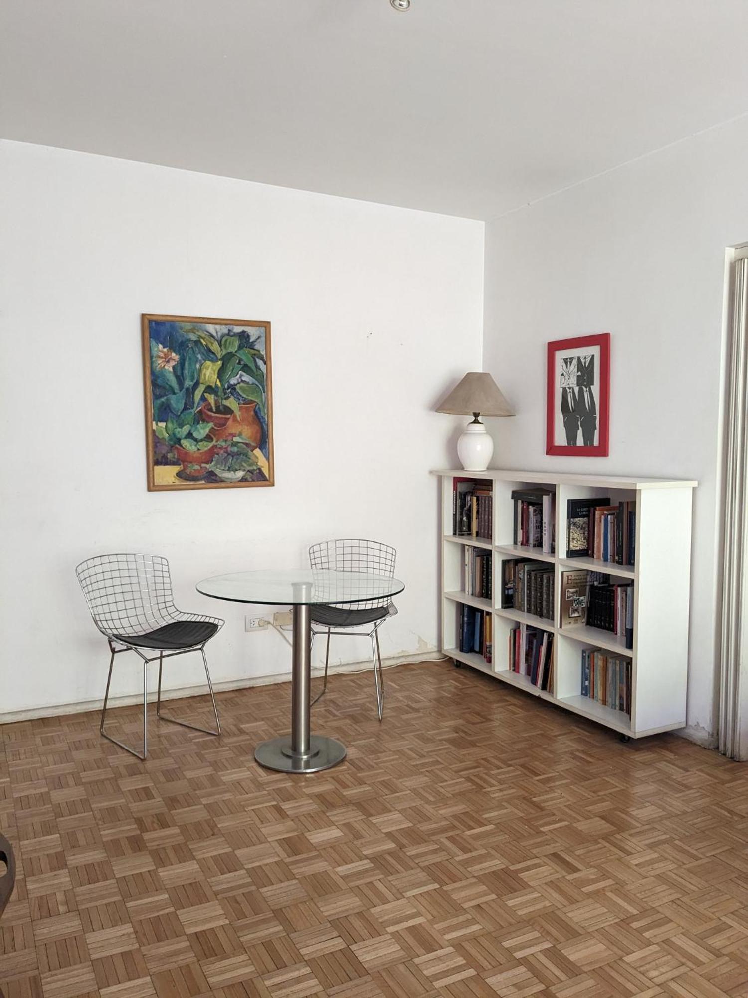 Location In - 2 Bdrm Appt *